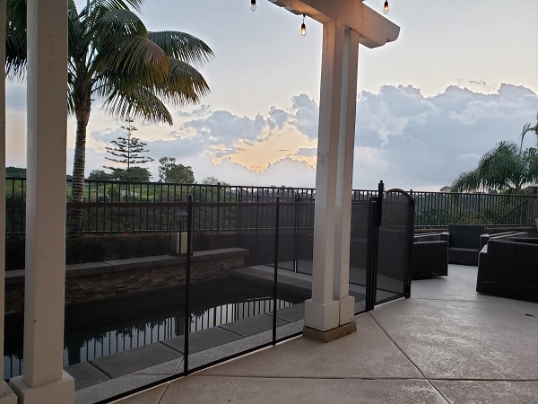 pool fence installers in Vista, CA